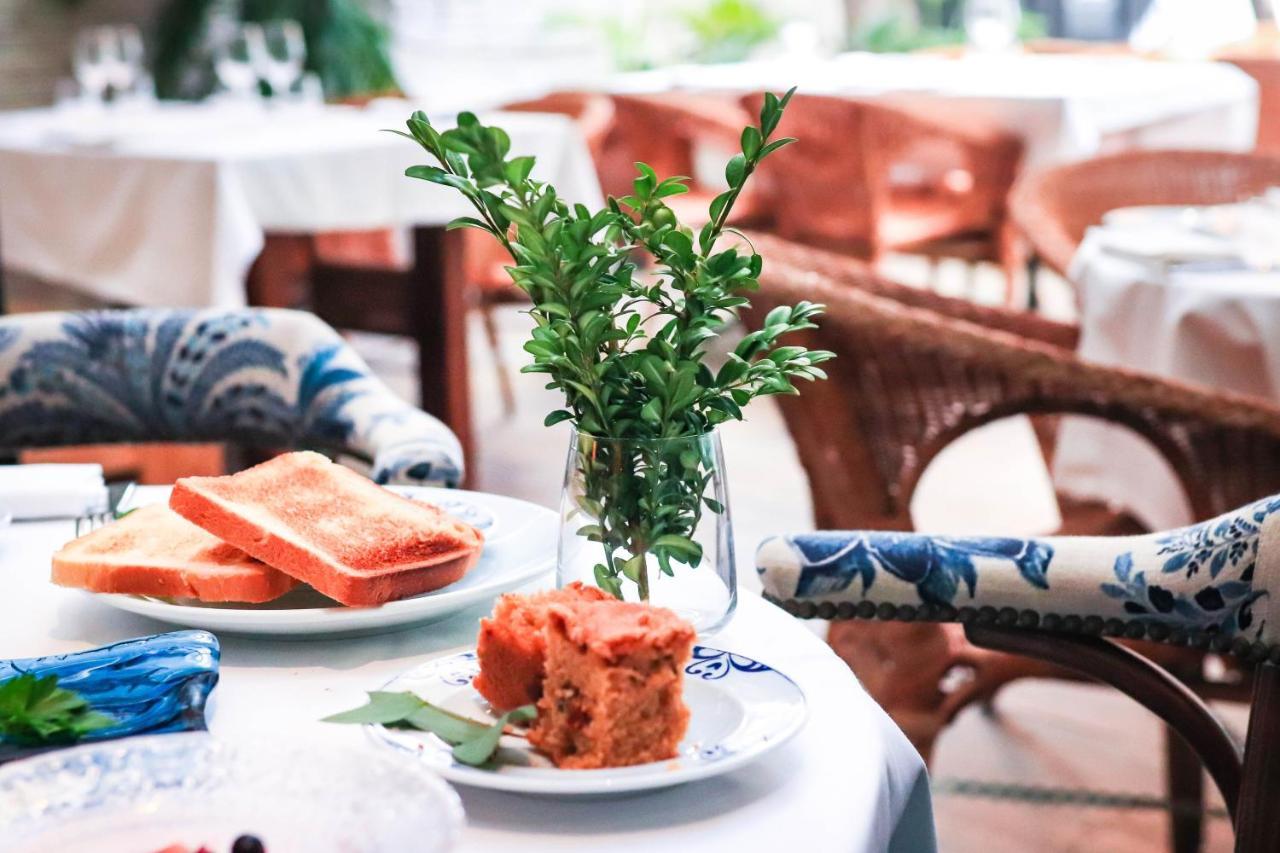 Hotel & Restaurant Marina 팔라모스 외부 사진