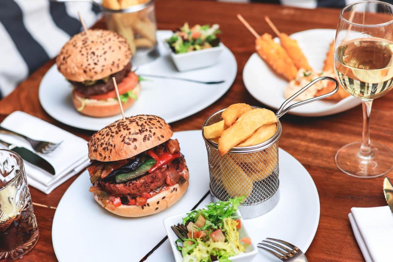 Hotel & Restaurant Marina 팔라모스 외부 사진
